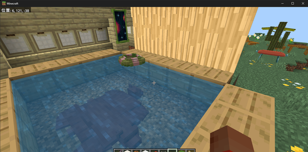 木の柵や浮き輪